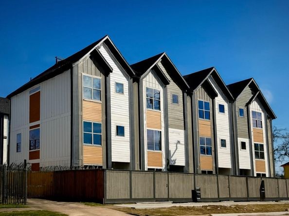 2528 Live Oak Street, Houston TX 77004