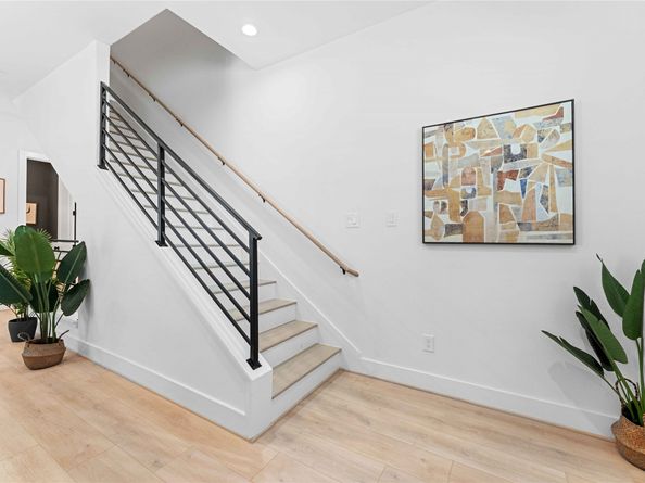 2528 Live Oak Street, Houston TX 77004