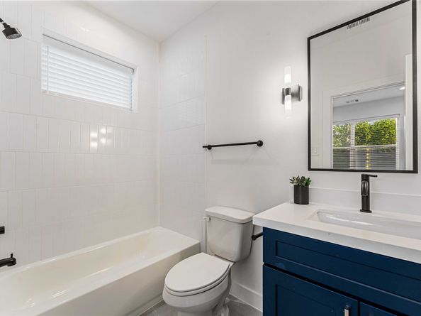 2528 Live Oak Street, Houston TX 77004