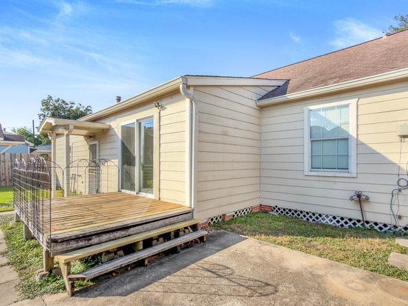 7450 Magnolia Street, Houston TX 77023