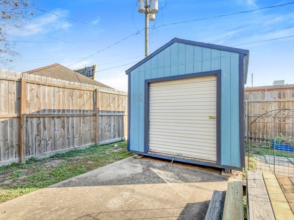 7450 Magnolia Street, Houston TX 77023