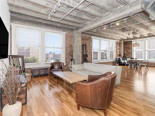 201 Main Street 3G, Houston TX 77002