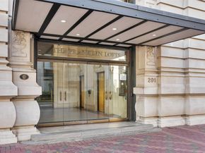 201 Main Street 3G, Houston TX 77002
