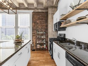 201 Main Street 3G, Houston TX 77002