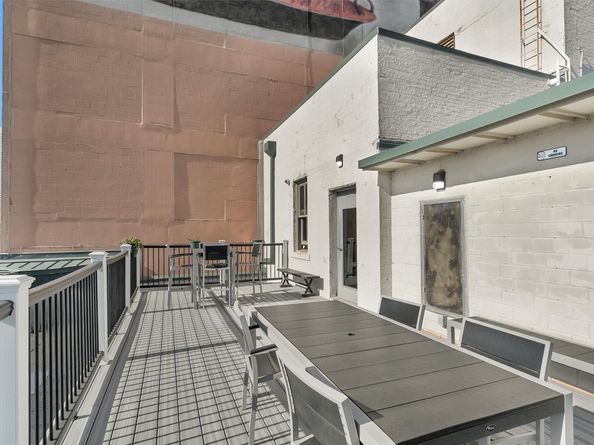 201 Main Street 3G, Houston TX 77002