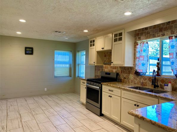 14131 Woodforest Boulevard, Houston TX 77015