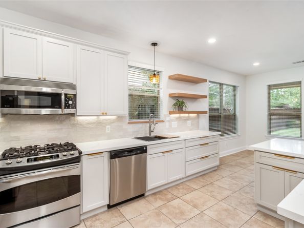 142 Pinto Point Place Place, The Woodlands TX 77389