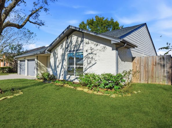 9203 Kirkmont Drive, Houston TX 77089