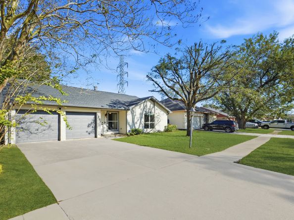 9203 Kirkmont Drive, Houston TX 77089