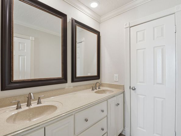 9203 Kirkmont Drive, Houston TX 77089