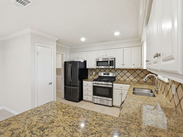 9203 Kirkmont Drive, Houston TX 77089