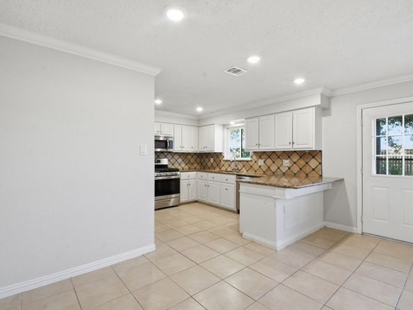 9203 Kirkmont Drive, Houston TX 77089