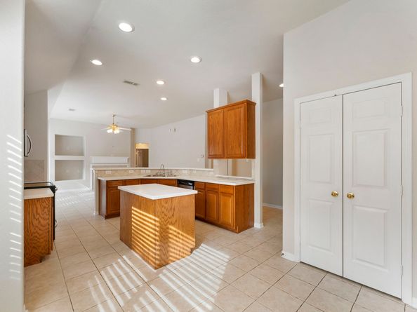 138 S Veranda Ridge Drive, The Woodlands TX 77382