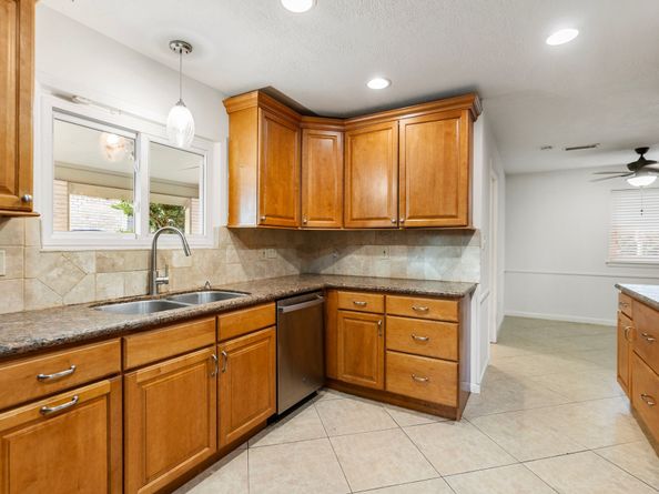 5642 Dumfries Drive, Houston TX 77096