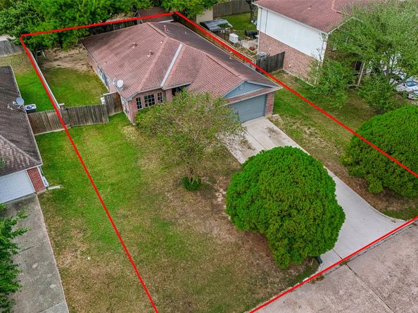 718 Saint Edwards Green Drive, Houston TX 77015