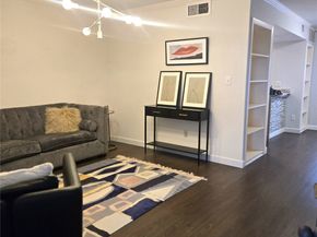 6202 Skyline Drive 7, Houston TX 77057