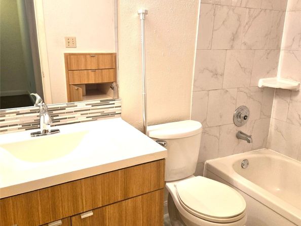 6202 Skyline Drive 7, Houston TX 77057