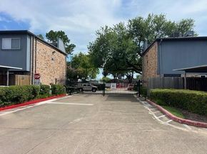 6202 Skyline Drive 7, Houston TX 77057