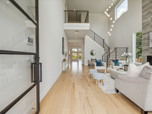 2202 Hewitt Drive, Houston TX 77018