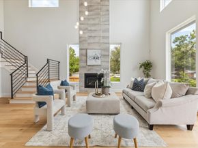 2202 Hewitt Drive, Houston TX 77018