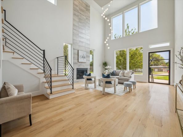 2202 Hewitt Drive, Houston TX 77018