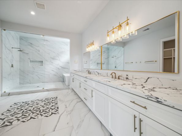 2202 Hewitt Drive, Houston TX 77018