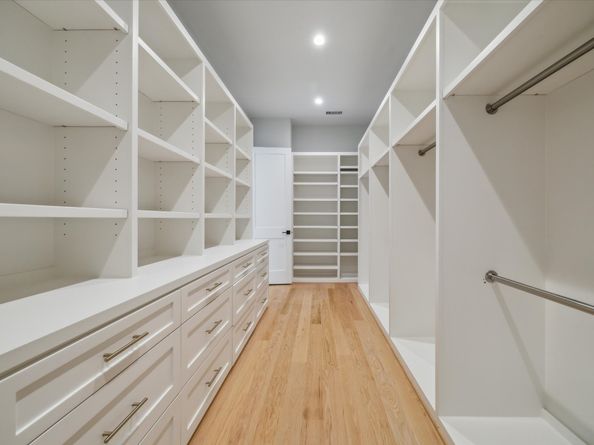 2202 Hewitt Drive, Houston TX 77018