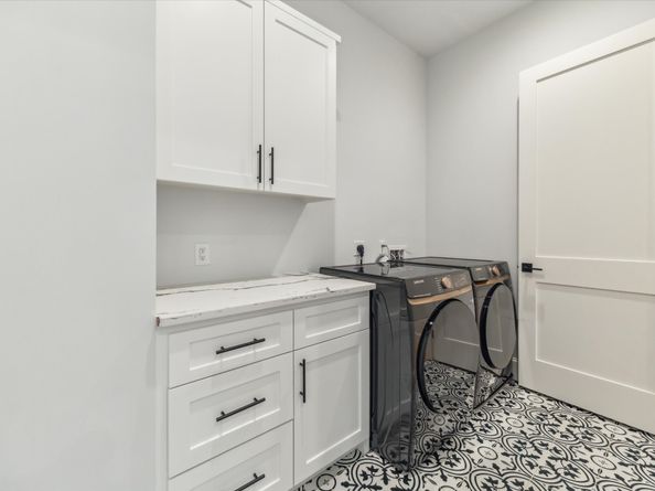 2202 Hewitt Drive, Houston TX 77018