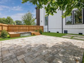 2202 Hewitt Drive, Houston TX 77018