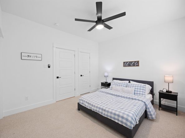 326 Neyland Street, Houston TX 77022