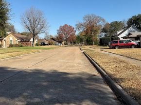 1023 Twinbrooke Drive, Houston TX 77088