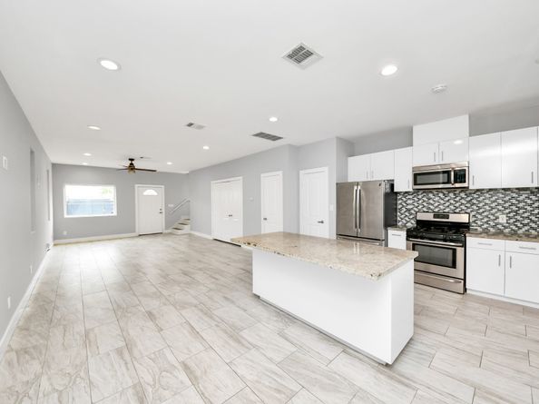 119 E 32 Street, Houston TX 77018