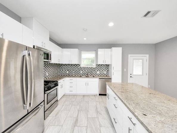 119 E 32 Street, Houston TX 77018