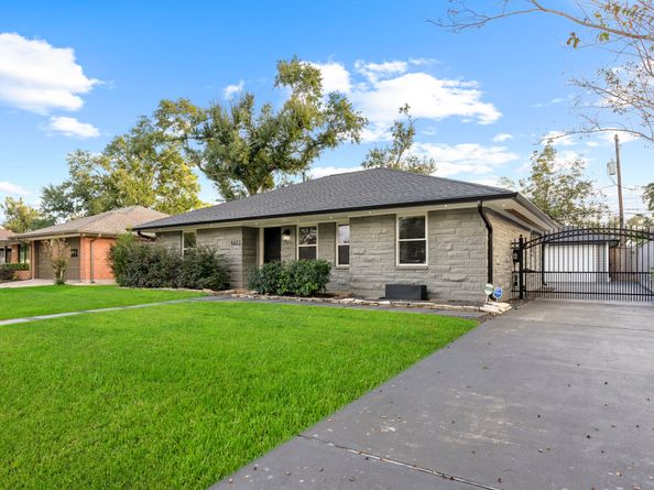 6423 Pineshade Lane, Houston TX 77008