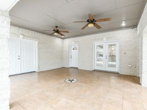 404 Moss Street, Houston TX 77009