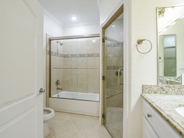 404 Moss Street, Houston TX 77009