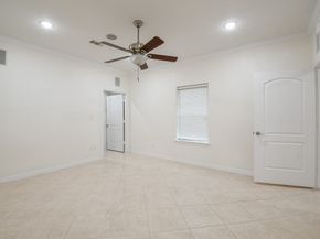 404 Moss Street, Houston TX 77009