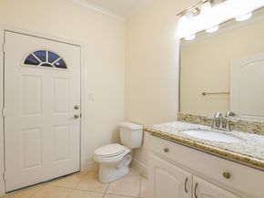 404 Moss Street, Houston TX 77009