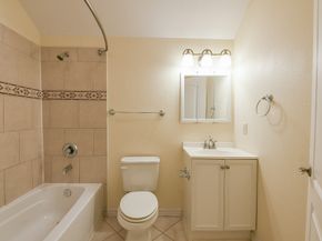 404 Moss Street, Houston TX 77009