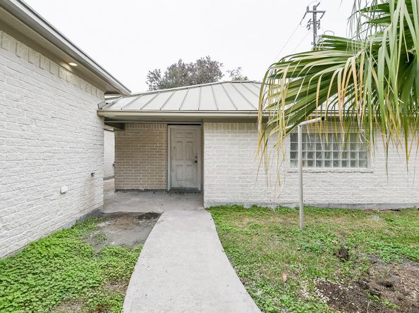 404 Moss Street, Houston TX 77009