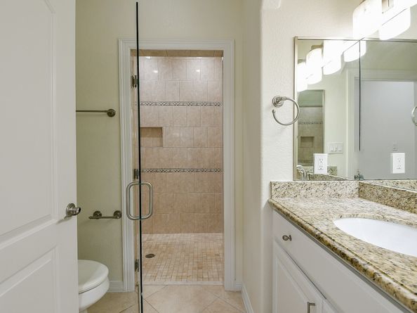 404 Moss Street, Houston TX 77009