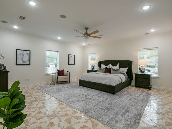 404 Moss Street, Houston TX 77009