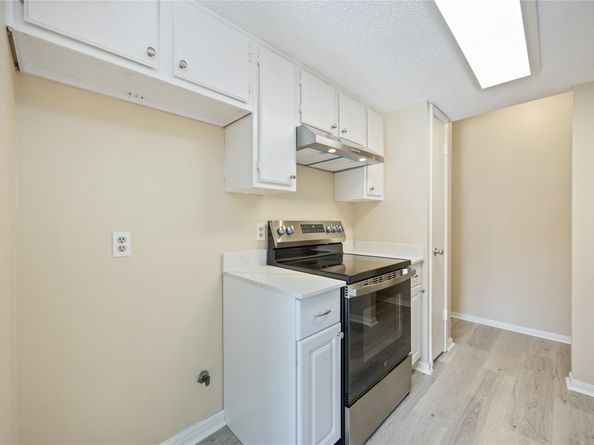 1516 Bay Area Boulevard Q3, Houston TX 77058