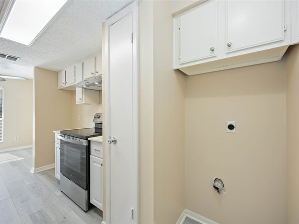 1516 Bay Area Boulevard Q3, Houston TX 77058