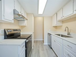 1516 Bay Area Boulevard Q3, Houston TX 77058