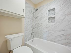 1516 Bay Area Boulevard Q3, Houston TX 77058