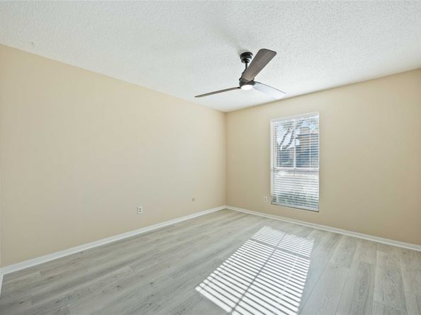 1516 Bay Area Boulevard Q3, Houston TX 77058