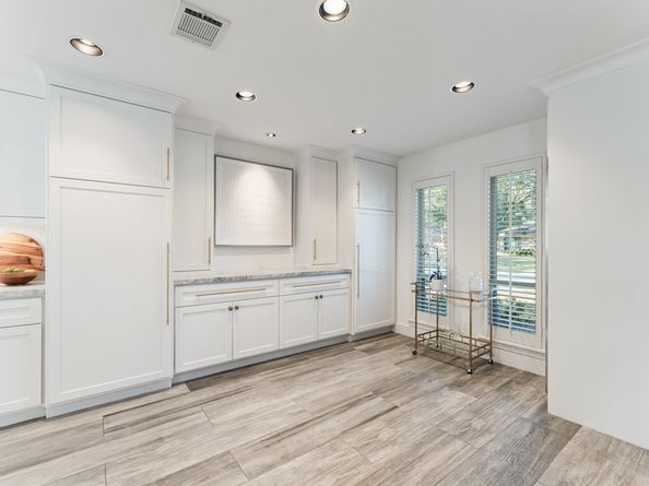 10703 Deerwood Road, Houston TX 77042