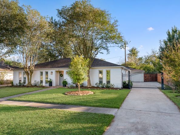 10703 Deerwood Road, Houston TX 77042