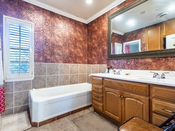 3620 S Macgregor Way, Houston TX 77021